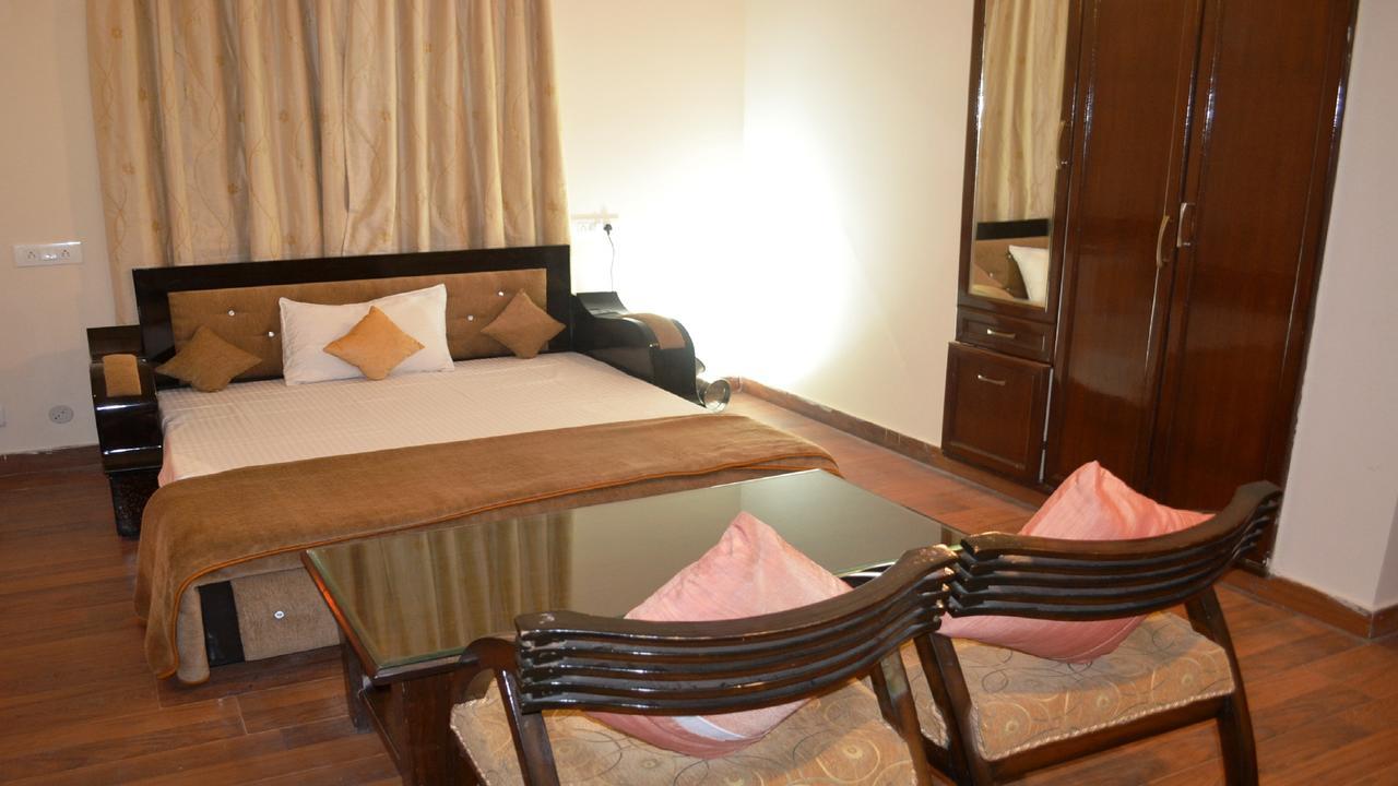 Oyo 19024 Majestic Oak Bush Hotel Mussoorie Ngoại thất bức ảnh